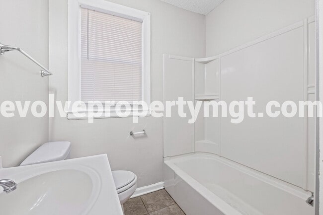 Building Photo - 3610 Kearney Ave