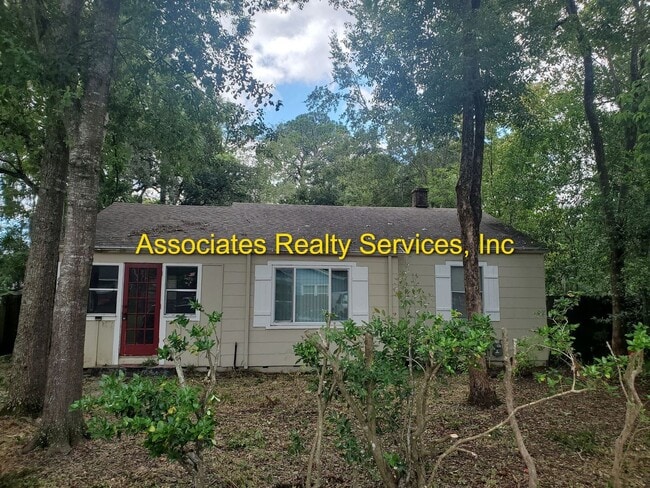 Building Photo - Newly listed!   Must see!  AVAILABLE NOW!