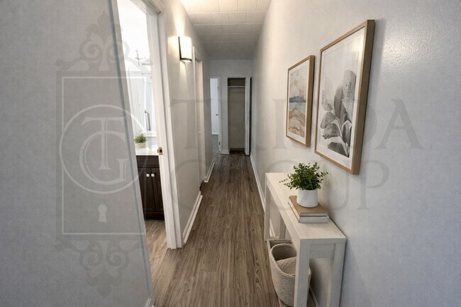 Building Photo - Move In Ready! North Hills School District-2 BR/1BA, Central AC, LVP Floors, Upgraded Kitchen, Ba...