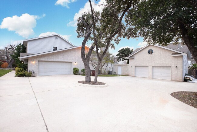 Building Photo - 6605 Countess Adria St