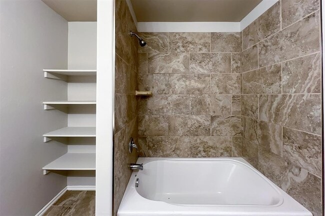 Building Photo - 2901 Cider Mill Ln