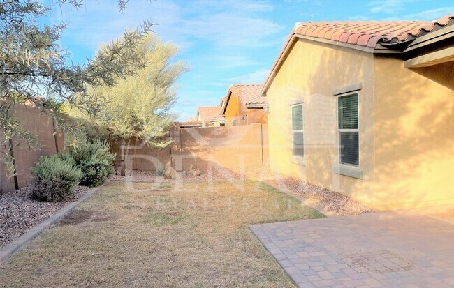 Building Photo - 2723 E Mews Rd
