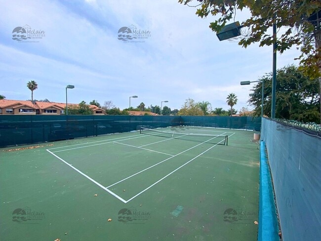 Building Photo - Second Story 2 Bd/2Ba Townhouse in San Marcos