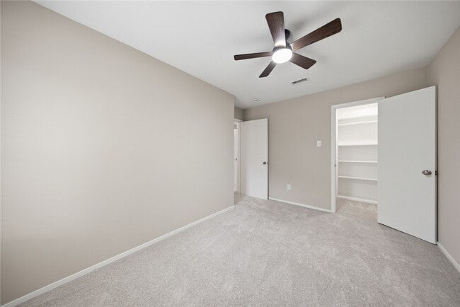 Building Photo - 21 Oldstream Ct