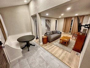 Building Photo - 614 Jamesville Ave