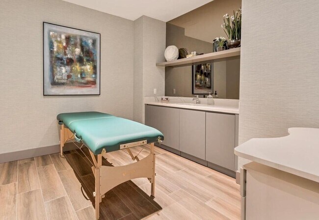 Building Photo - 5350 NW 84th Ave