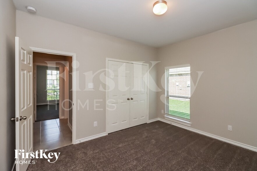 Building Photo - 6211 Kolle Dr