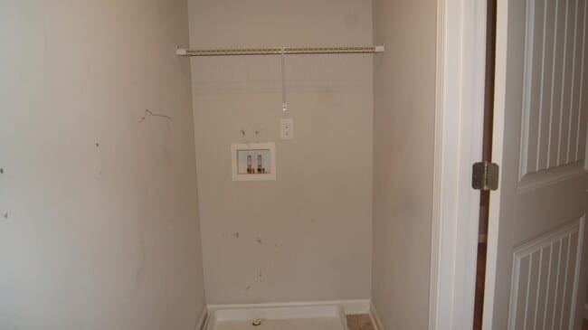 Building Photo - 375 Niblick Dr