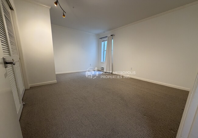 Building Photo - 600 Chestnut St