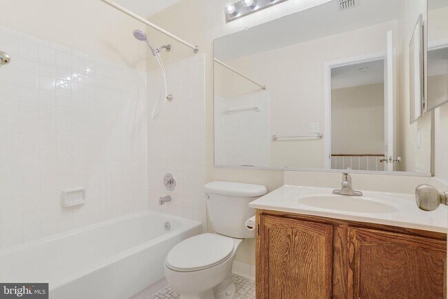 Building Photo - 5686 Chapel Run Ct