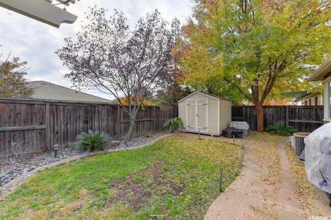 Building Photo - Immaculate Single-Story Home- in Roseville...