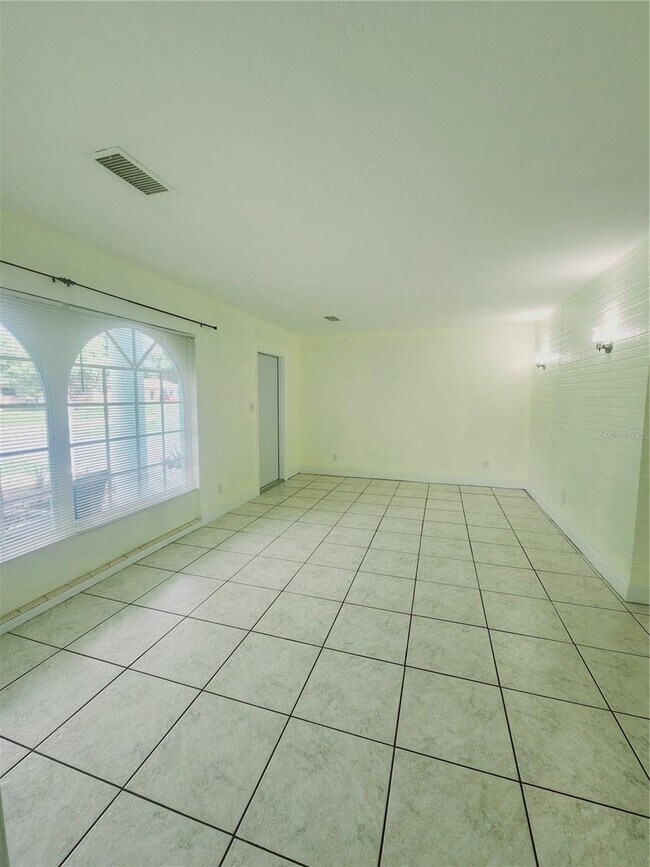 Building Photo - 2023 Gold Ave