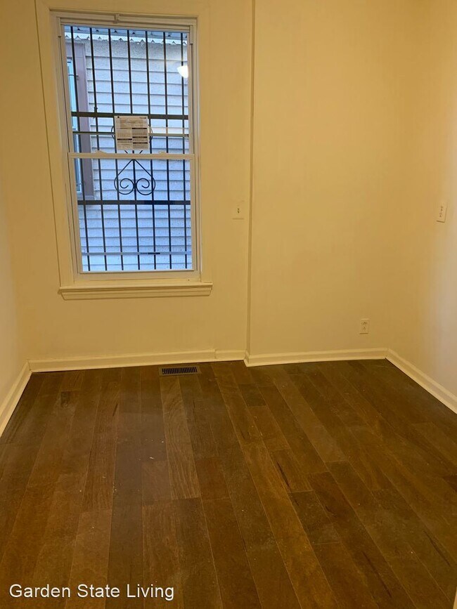 Building Photo - 7 br, 4 bath House - 253 Roseville Avenue