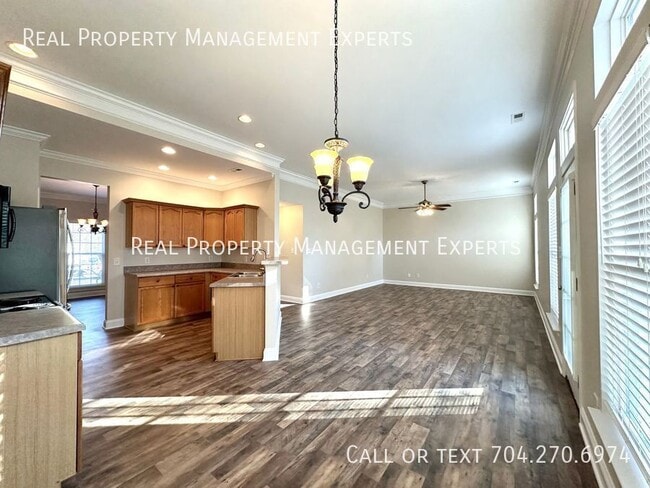 Building Photo - 8900 Hadco Ln