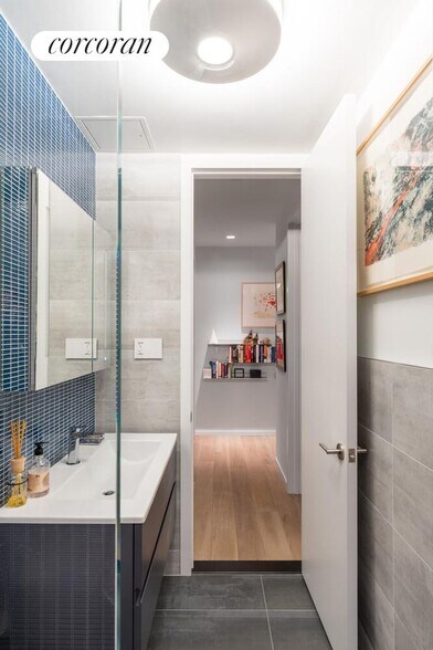 Building Photo - 430 W 116th St