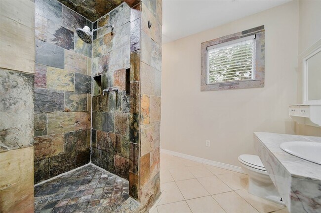 Building Photo - 4505 Larch Ln