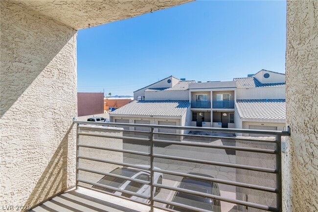 Building Photo - 6250 W Flamingo Rd
