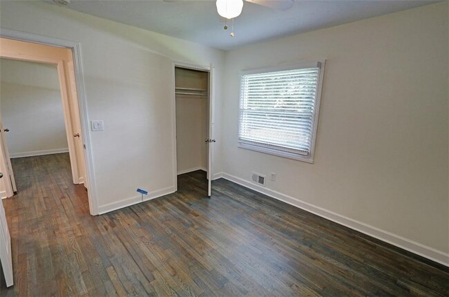 Building Photo - 4985 Crowe Dr SE