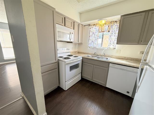 Building Photo - 2641 Santa Barbara Dr