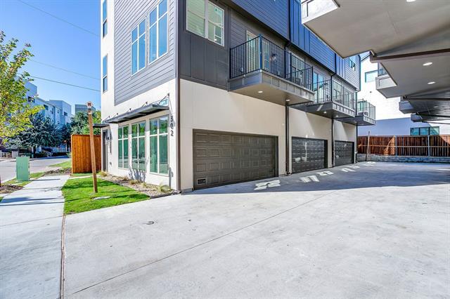 Building Photo - 302 Foch St