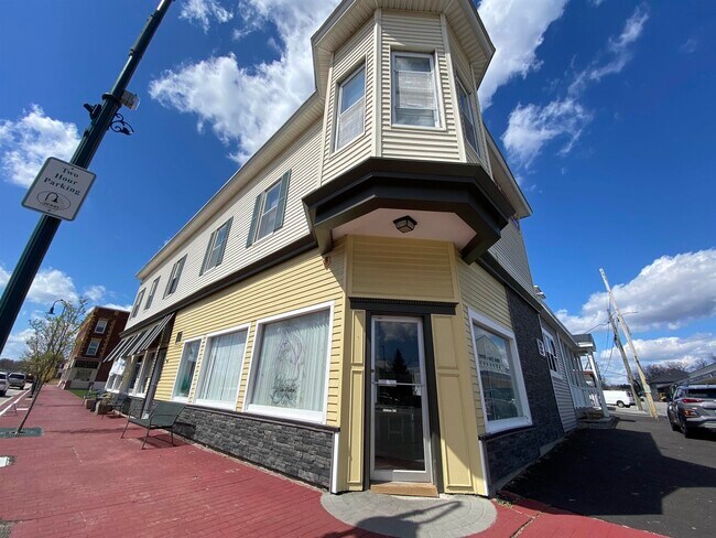 Building Photo - 4 Martin St