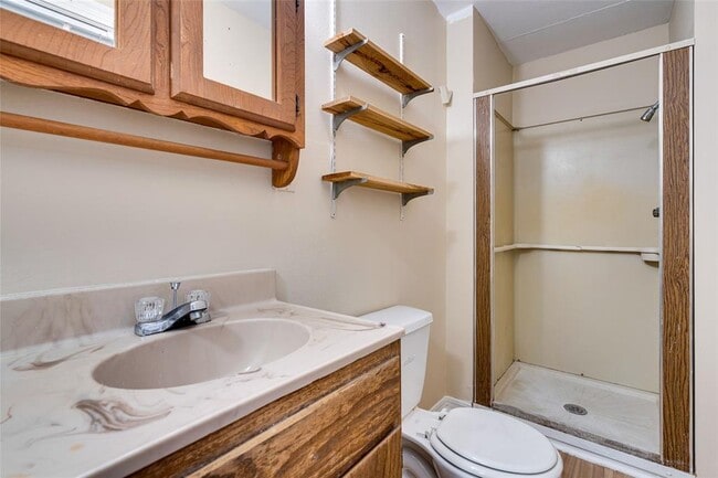 Building Photo - 1011 E 49th St