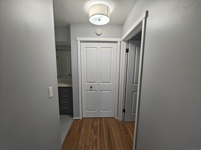 Building Photo - 351 Heritage Vlg