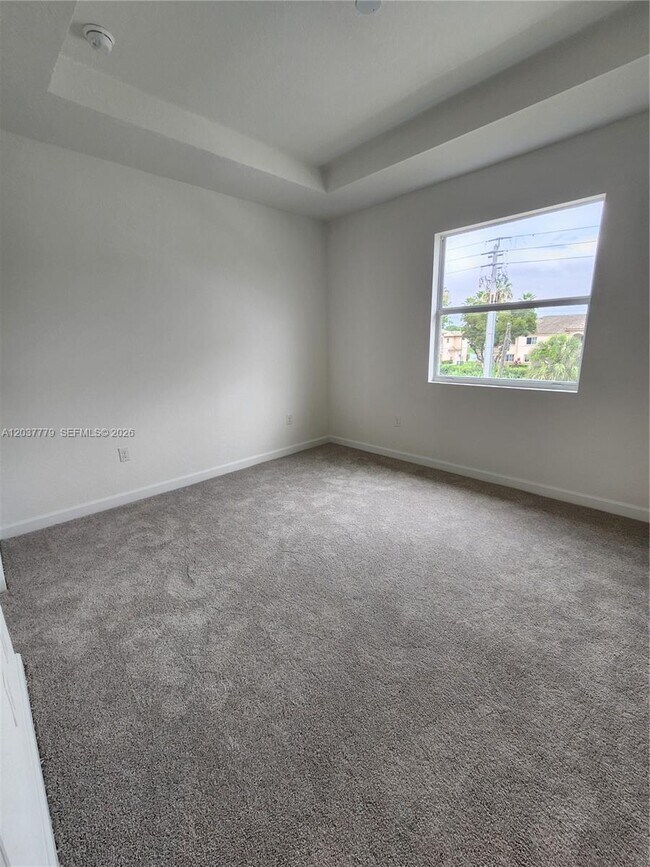Building Photo - 263 SE 11th Ct