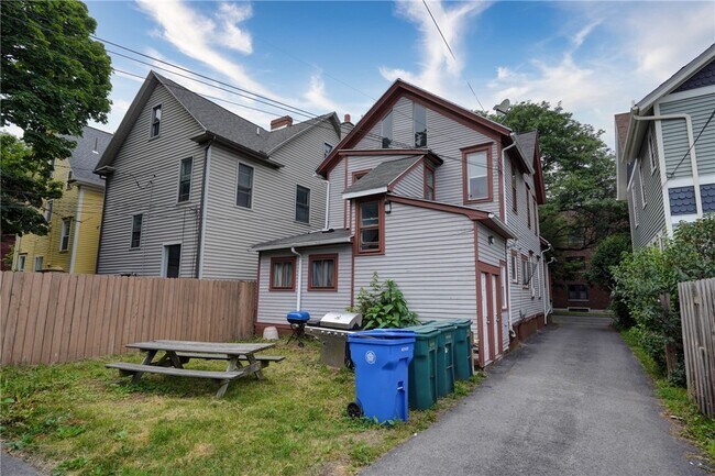 Building Photo - 161-163 Hamilton St