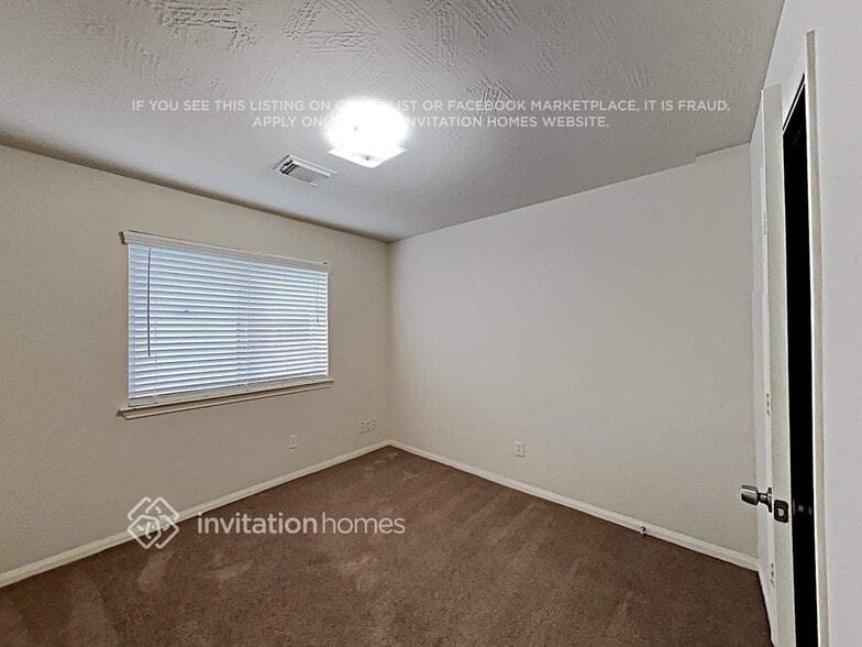 Building Photo - 2411 Cardinal Elm St