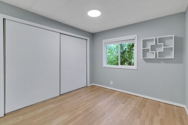 Building Photo - Cozy 3 Bedroom Home on a Large Lot!
