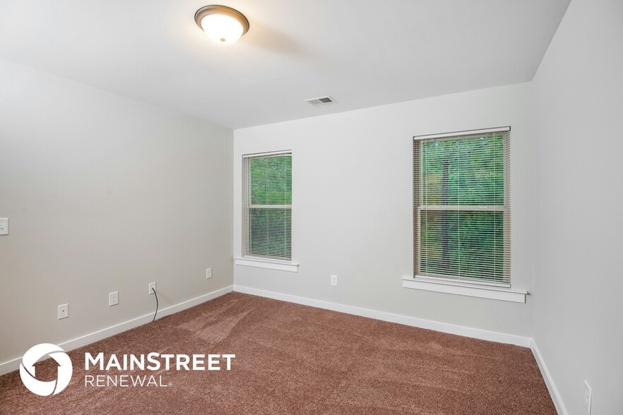 Building Photo - 875 Maple Trce