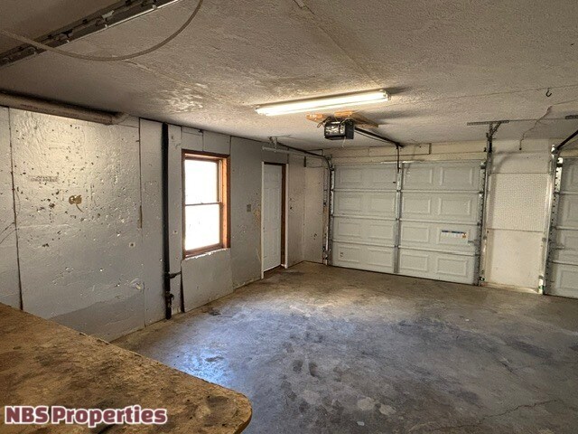 Building Photo - 4520 Ventura Dr