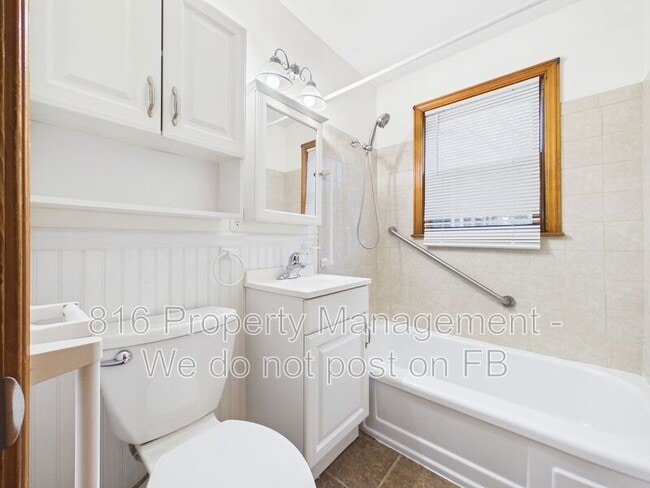 Building Photo - 11307 E 77th Terrace