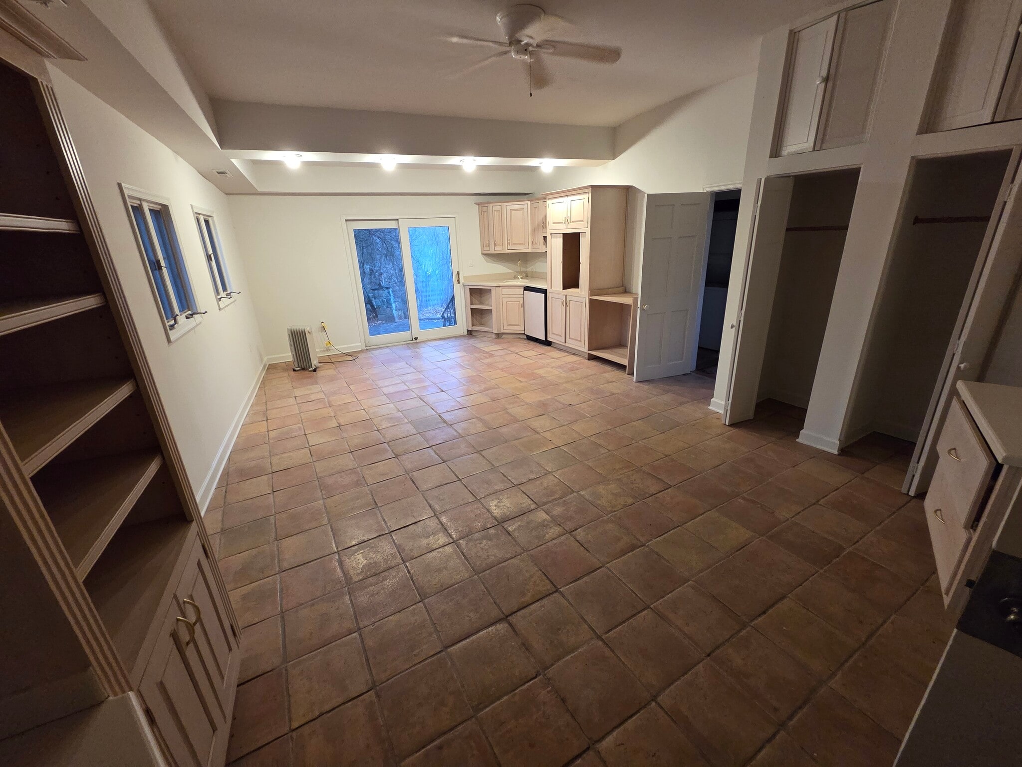 Building Photo - 548 River Bend Rd