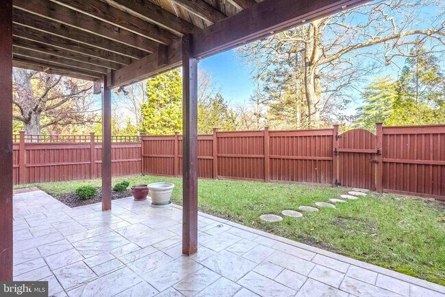 Building Photo - 2303 Sawtooth Oak Ct