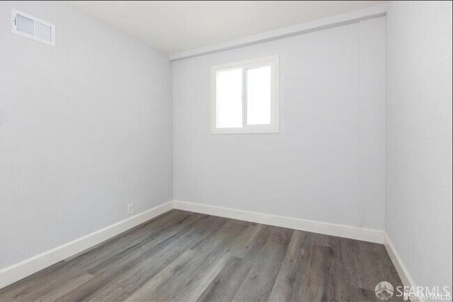 Building Photo - 439 Bonnie St