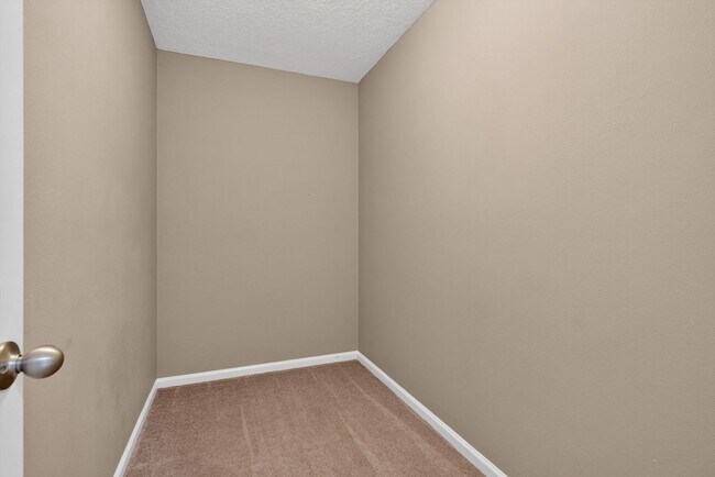 Building Photo - 13685 Goodson Pl
