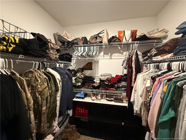 Building Photo - 2040 Stonewash Dr