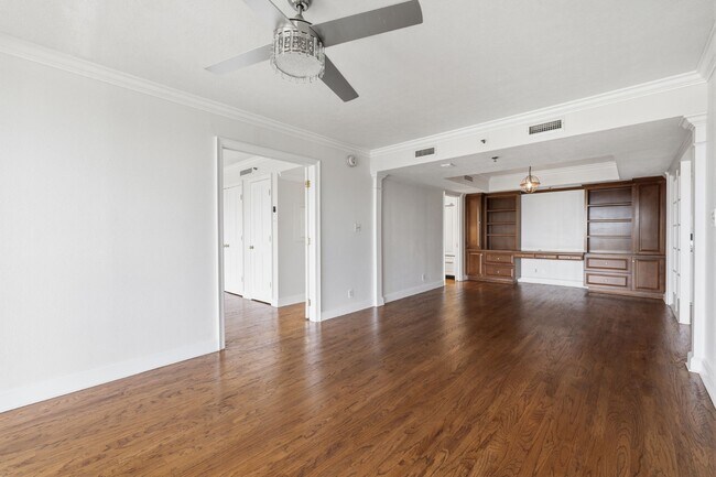 Building Photo - 3211 W Swann Ave