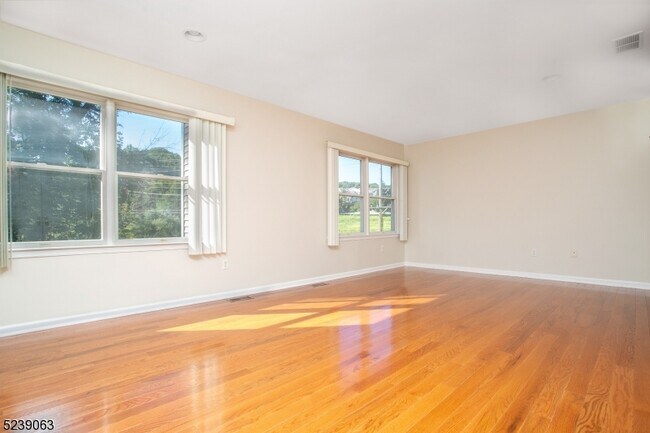 Building Photo - 572 Old Dover Rd