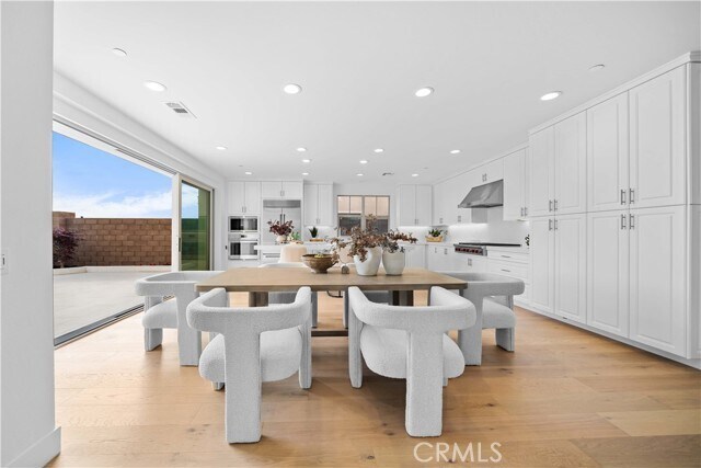 Building Photo - 206 Collino