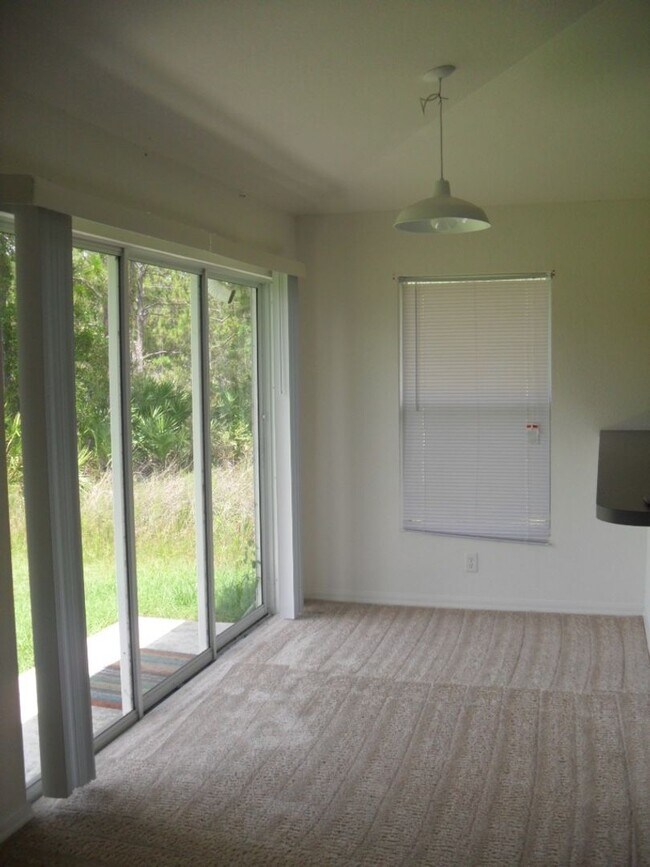 Building Photo - 1950-1952 Laverna Ave