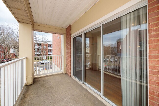 Building Photo - 2100 Grove Ave