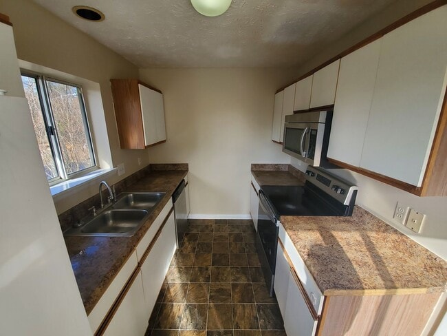 Building Photo - 3374 Galleria Dr