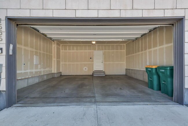 Building Photo - 1555 W 67th Ave