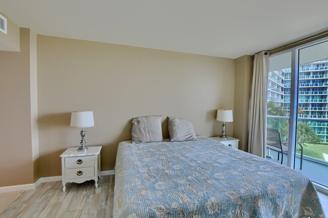 Building Photo - 333 NE 21st Ave