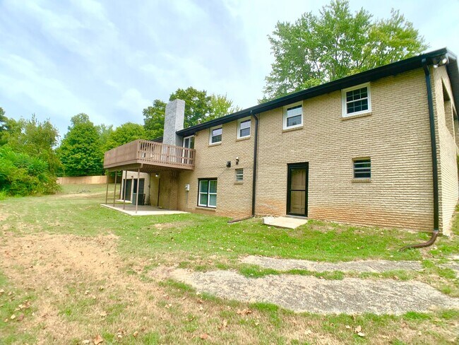 Building Photo - 33 Walker Cir