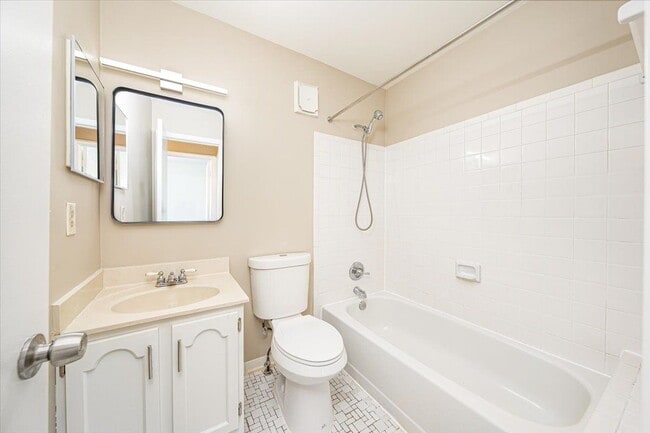 Building Photo - 151 Lazy Hollow Dr