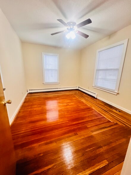 Bedroom 1 - 32 Washington St